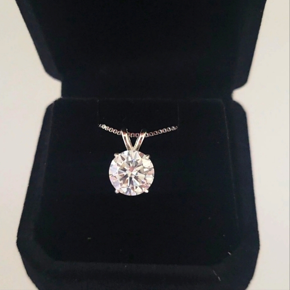 Elegant 3ct Cerified Moissanite Silver Pendant Necklace